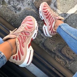 nike tn dusty peach